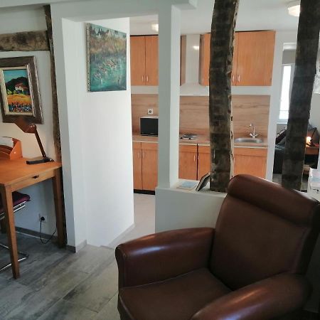 F Logement Entier Courtenay  Exteriör bild