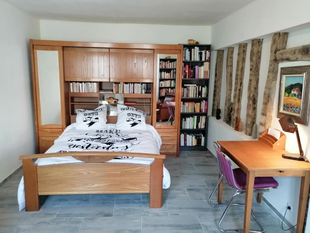 F Logement Entier Courtenay  Exteriör bild