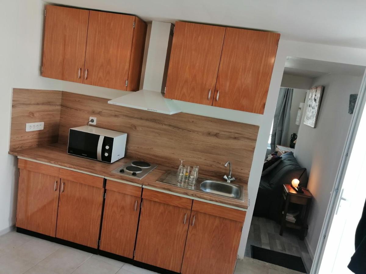 F Logement Entier Courtenay  Exteriör bild
