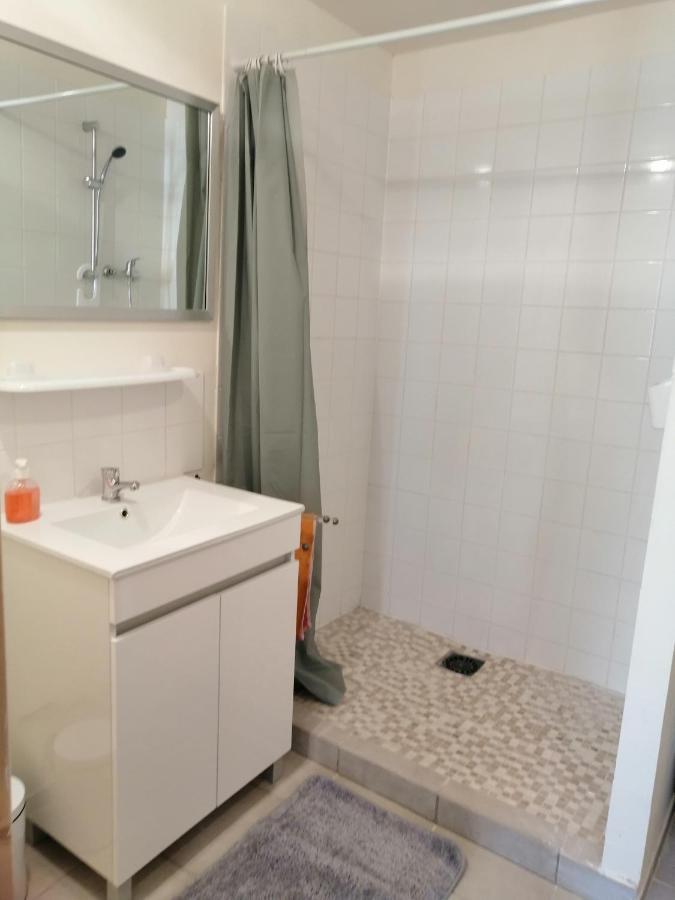 F Logement Entier Courtenay  Exteriör bild